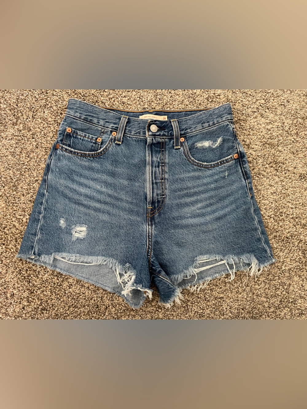 Vintage Women’s Levi’s Ribcage Distressed High Waist Cut Off Shorts Size 28 - Picture 1 of 7